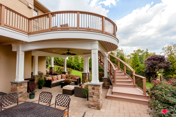 Deck with Curved Staircase